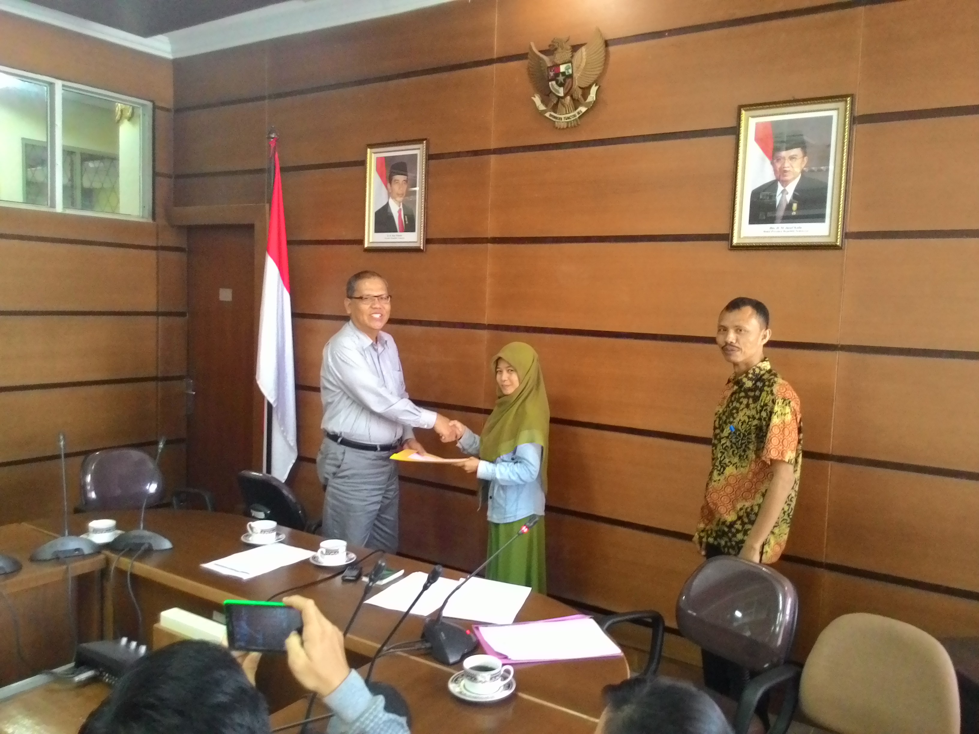 Penyerahan Dana PKM 5 Bidang Tahun 2015